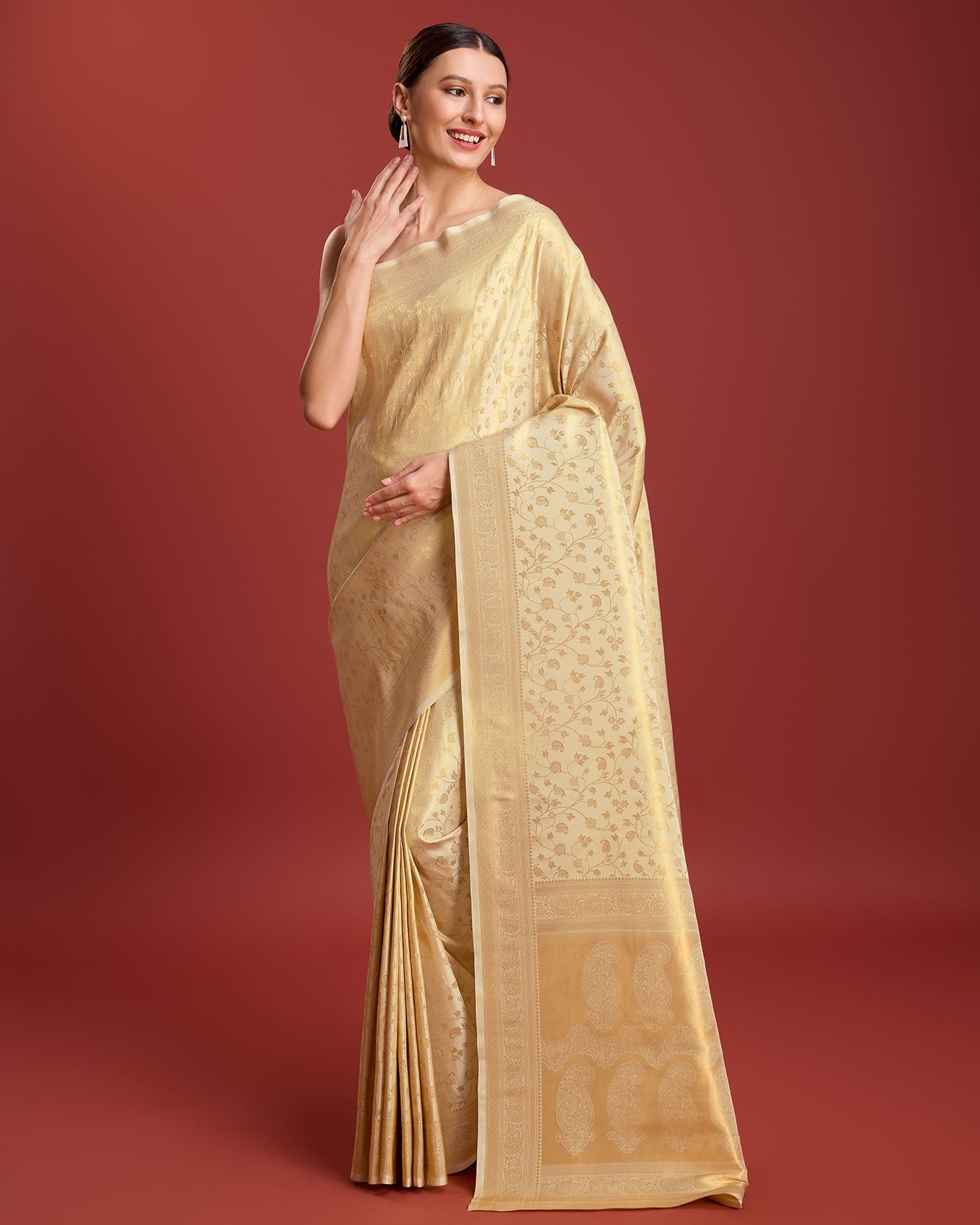 Beige Kanjivaram Silk Zari Woven Traditional Saree - Monjolika Fashion Beige Kanjivaram Silk Zari Woven Traditional Saree - Monjolika Fashion