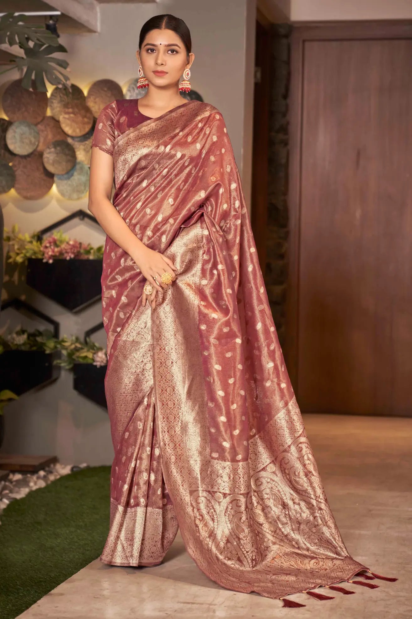 Rust Shimmer Silk Woven Trending Saree - Monjolika Fashion Rust Shimmer Silk Woven Trending Saree - Monjolika Fashion