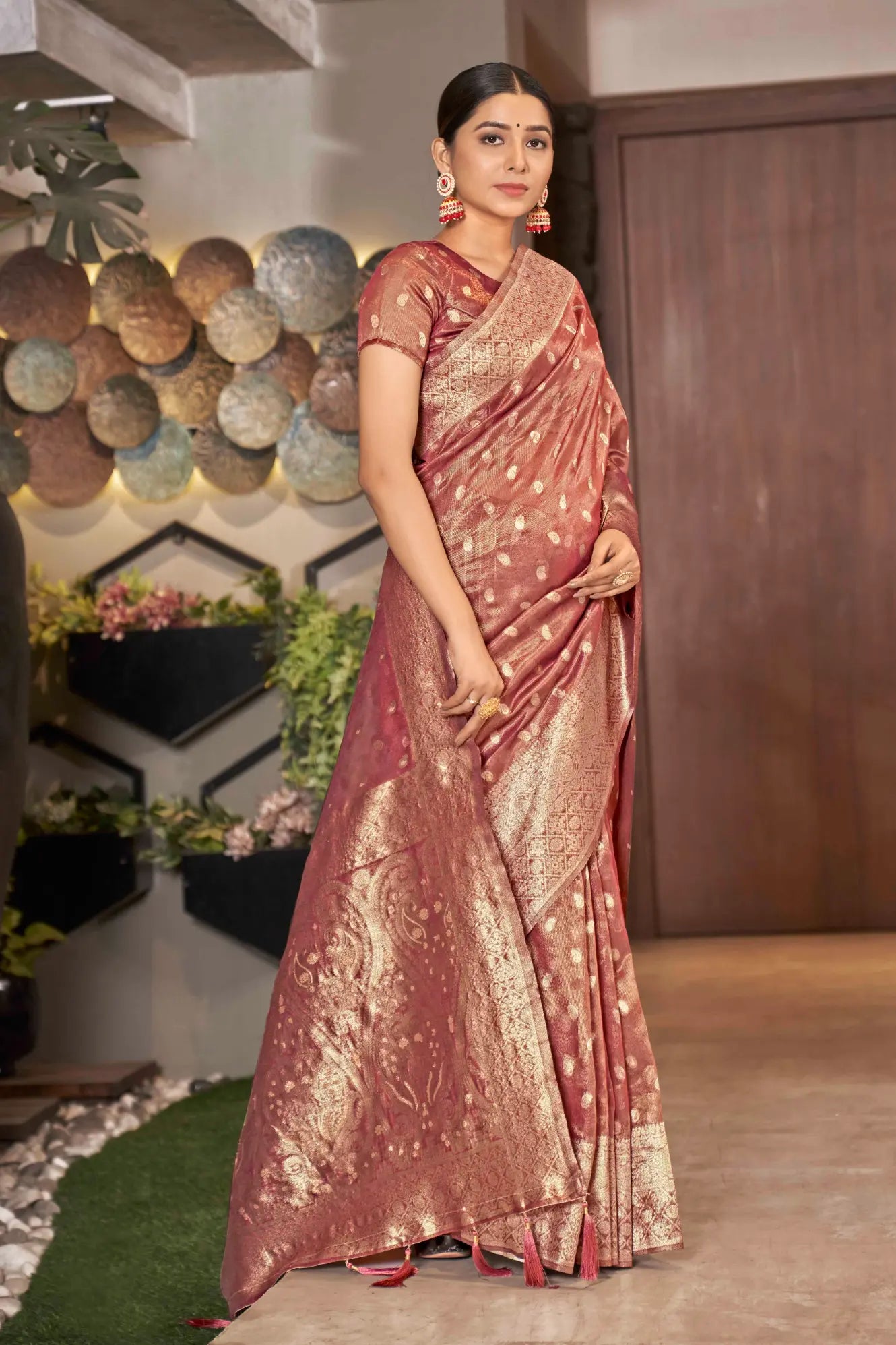 Rust Shimmer Silk Woven Trending Saree - Monjolika Fashion Rust Shimmer Silk Woven Trending Saree - Monjolika Fashion