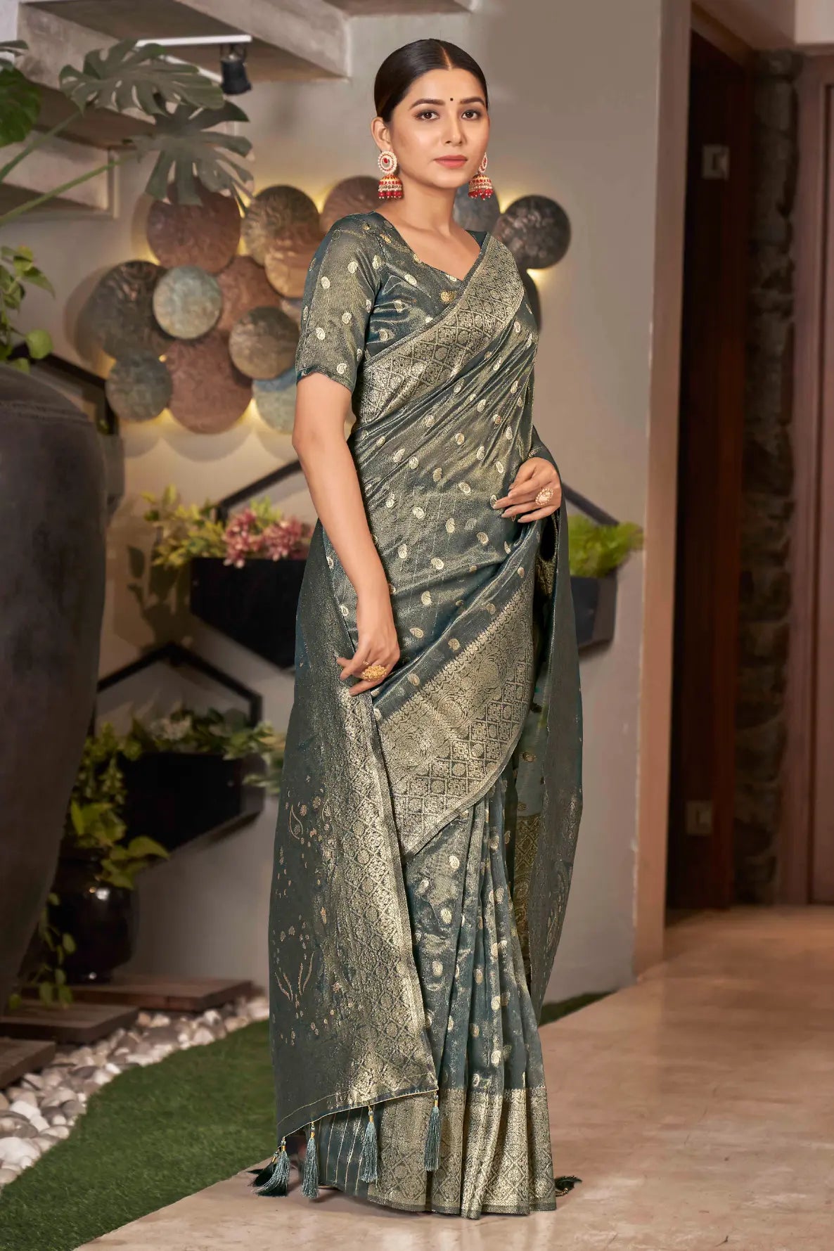 Grey Shimmer Silk Woven Trending Saree - Monjolika Fashion Grey Shimmer Silk Woven Trending Saree - Monjolika Fashion