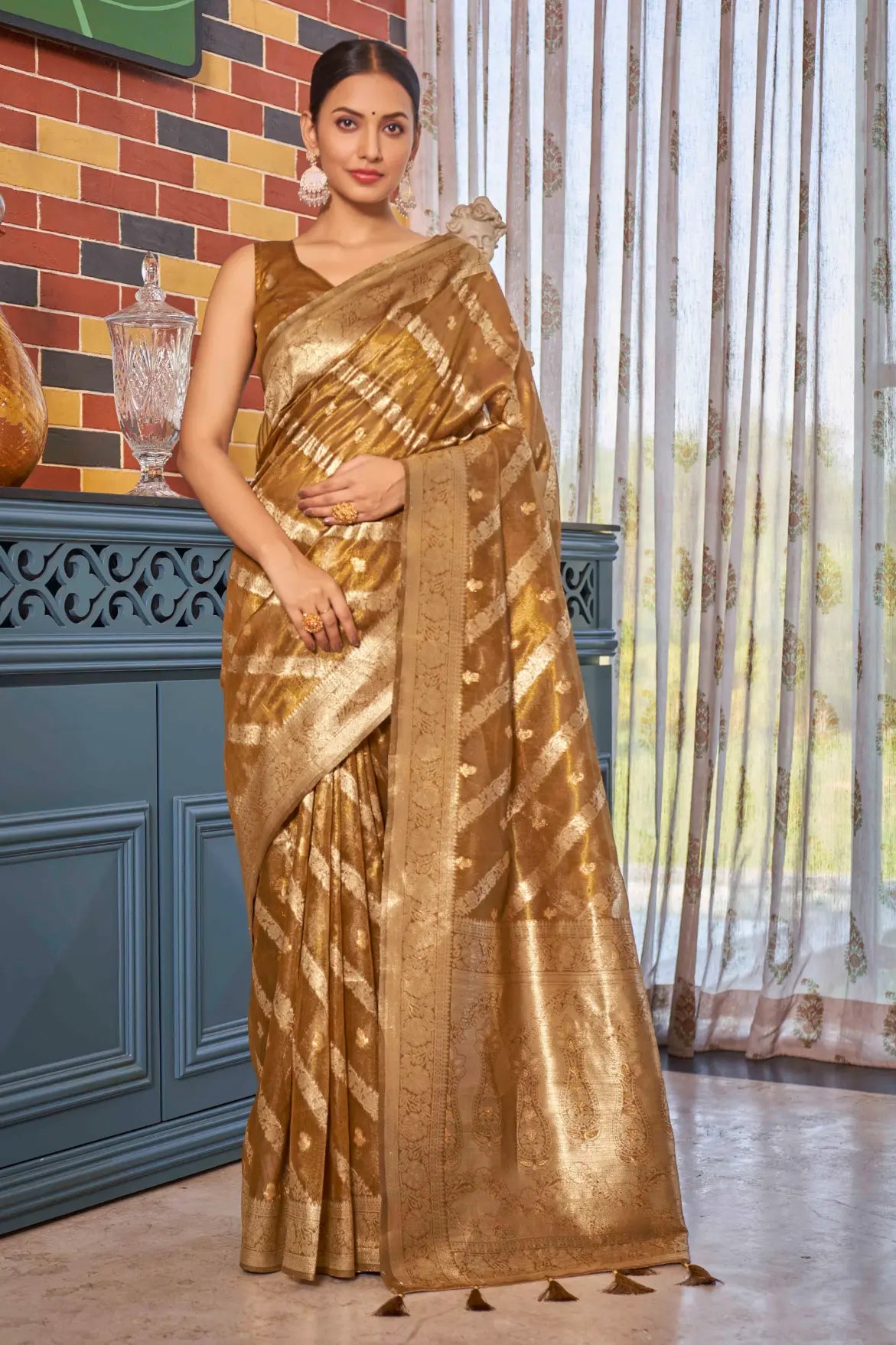 Mustard Shimmer Silk Woven Contemporary Style Saree - Monjolika Fashion Mustard Shimmer Silk Woven Contemporary Style Saree - Monjolika Fashion