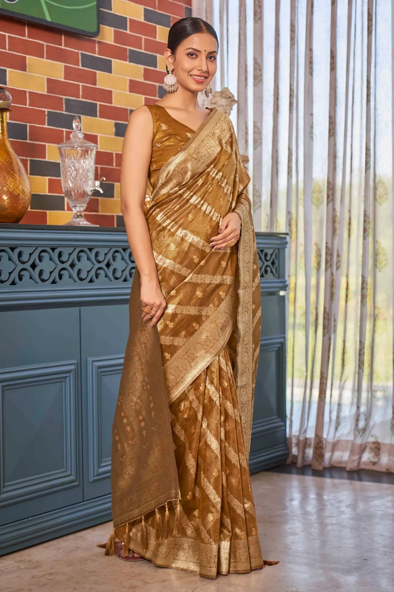 Mustard Shimmer Silk Woven Contemporary Style Saree - Monjolika Fashion Mustard Shimmer Silk Woven Contemporary Style Saree - Monjolika Fashion