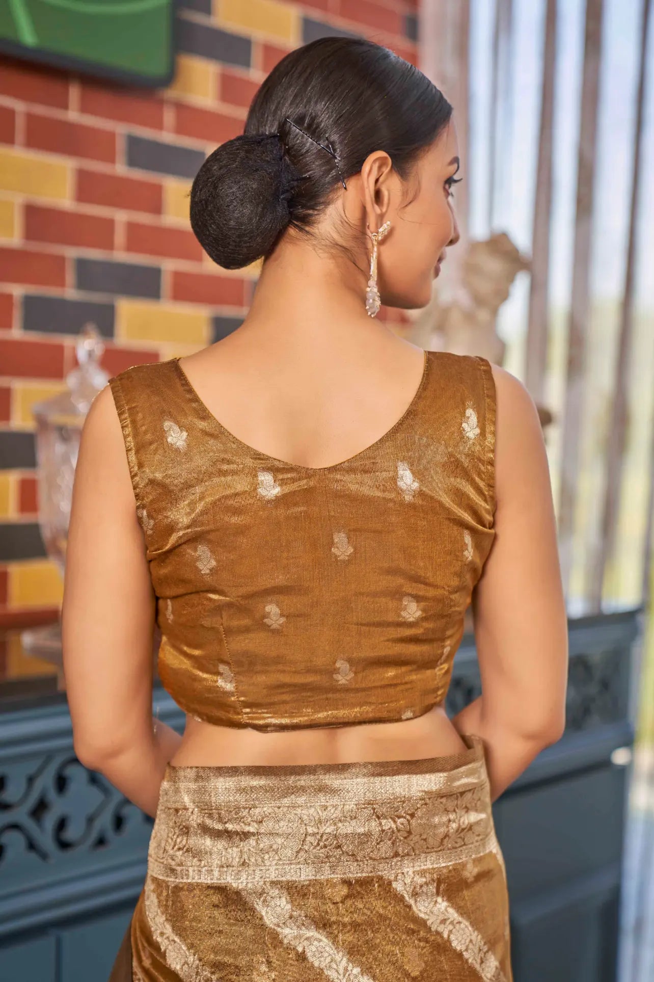 Mustard Shimmer Silk Woven Contemporary Style Saree - Monjolika Fashion Mustard Shimmer Silk Woven Contemporary Style Saree - Monjolika Fashion