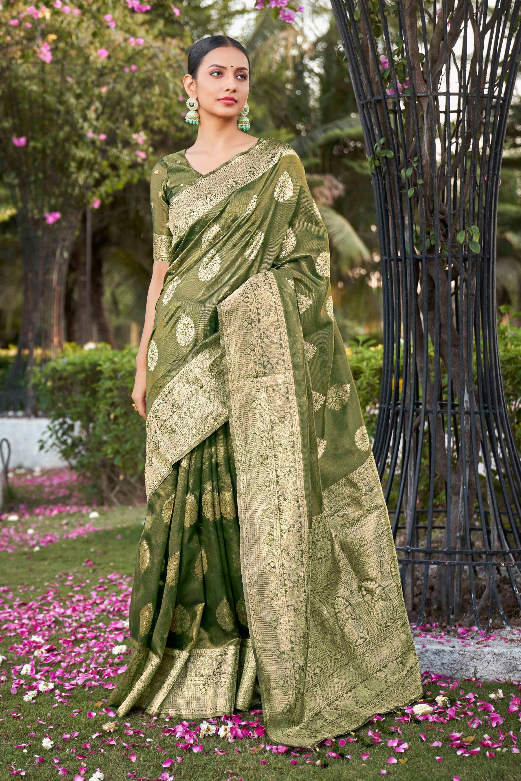 Green Shimmer Silk Zari Woven Fancy Saree - Monjolika Fashion Green Shimmer Silk Zari Woven Fancy Saree - Monjolika Fashion