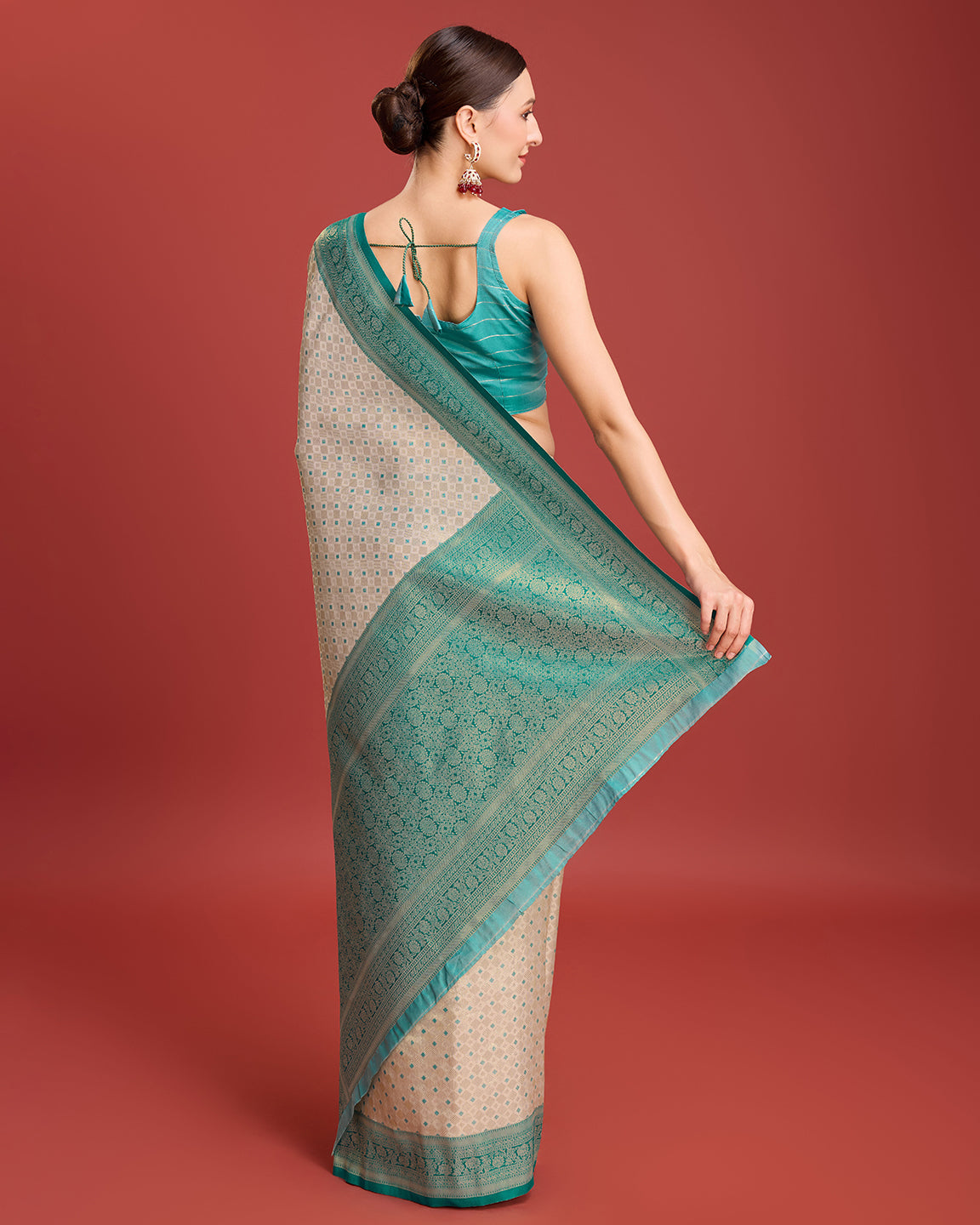 Off White Kanjivaram Silk Zari Woven Festive Wear Saree - Monjolika Fashion Off White Kanjivaram Silk Zari Woven Festive Wear Saree - Monjolika Fashion