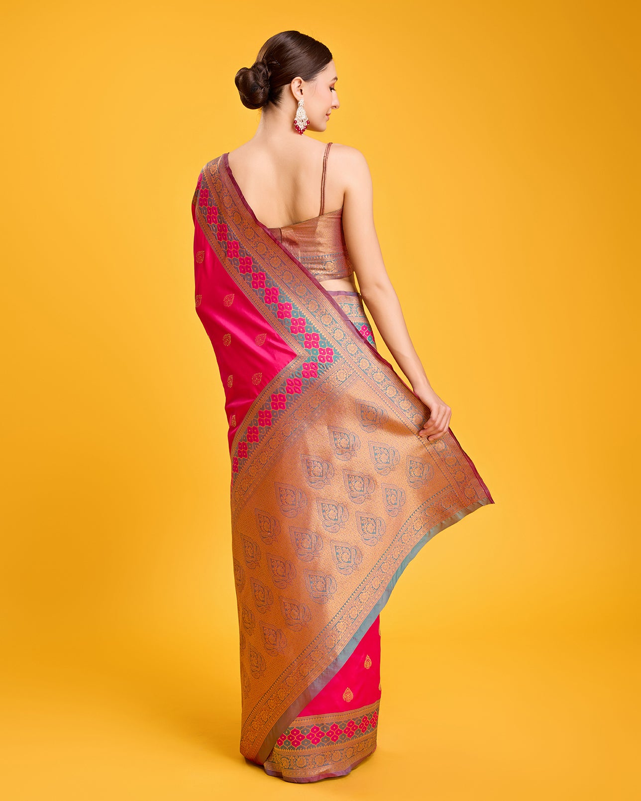 Rani Pink Banarasi silk Brocade Woven Saree - Monjolika Fashion Rani Pink Banarasi silk Brocade Woven Saree - Monjolika Fashion