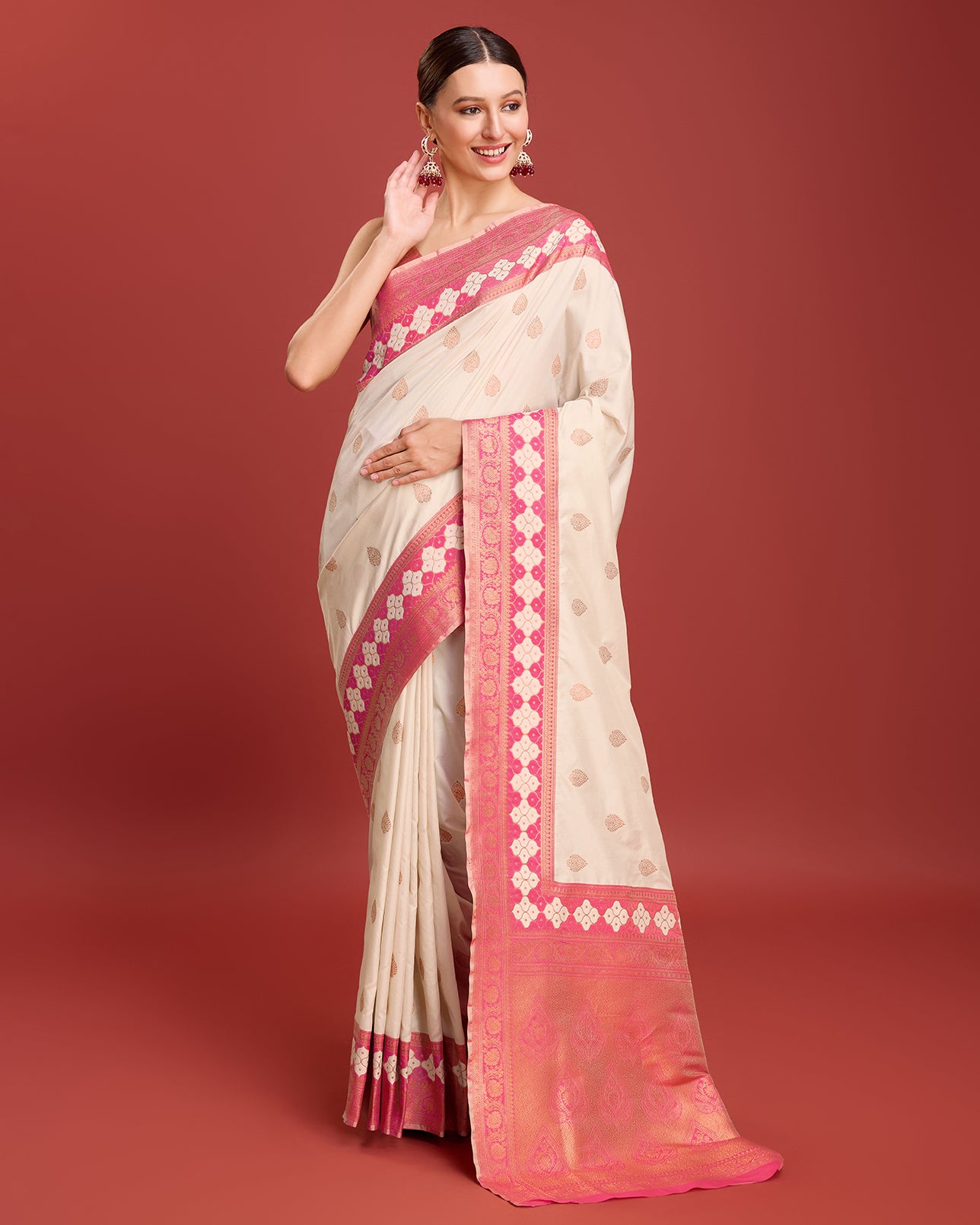 Rani Pink Banarasi silk Brocade Woven Saree - Monjolika Fashion Rani Pink Banarasi silk Brocade Woven Saree - Monjolika Fashion
