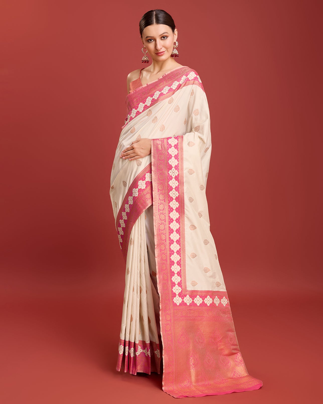 Rani Pink Banarasi silk Brocade Woven Saree - Monjolika Fashion Rani Pink Banarasi silk Brocade Woven Saree - Monjolika Fashion