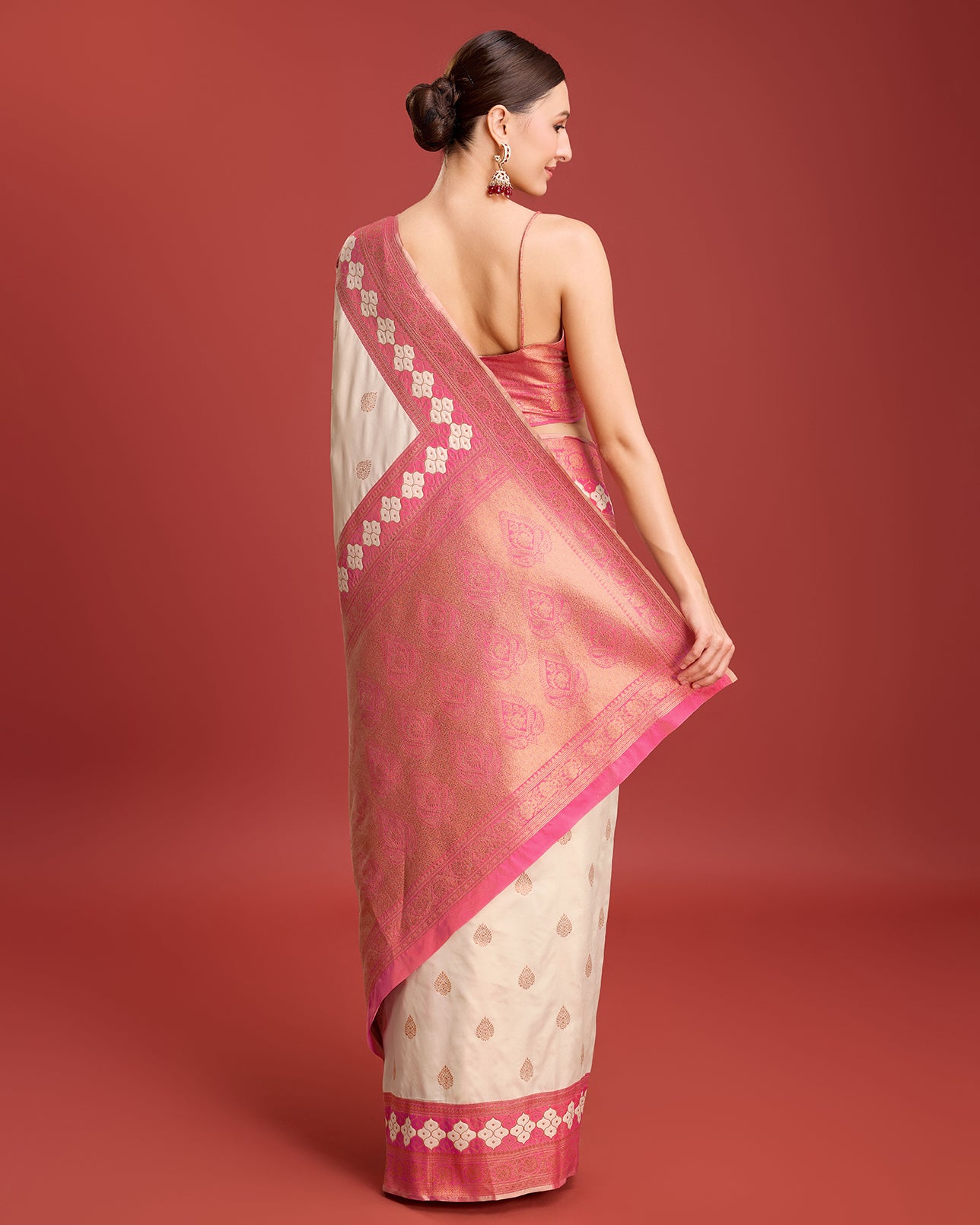 Rani Pink Banarasi silk Brocade Woven Saree - Monjolika Fashion Rani Pink Banarasi silk Brocade Woven Saree - Monjolika Fashion