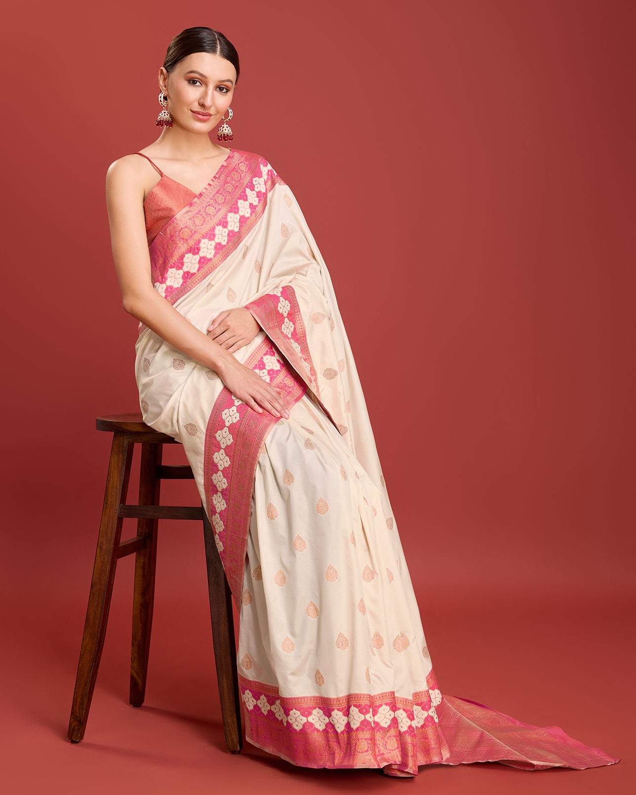 Rani Pink Banarasi silk Brocade Woven Saree - Monjolika Fashion Rani Pink Banarasi silk Brocade Woven Saree - Monjolika Fashion