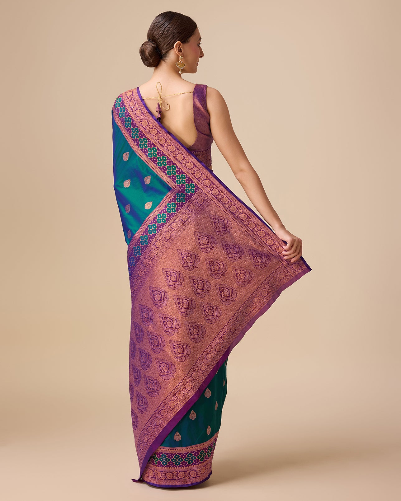 Rani Pink Banarasi silk Brocade Woven Saree - Monjolika Fashion Rani Pink Banarasi silk Brocade Woven Saree - Monjolika Fashion