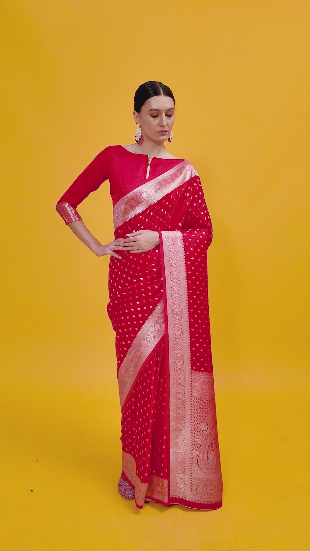 Red Banarasi Silk Woven Elegant Saree Red Banarasi Silk Woven Elegant Saree