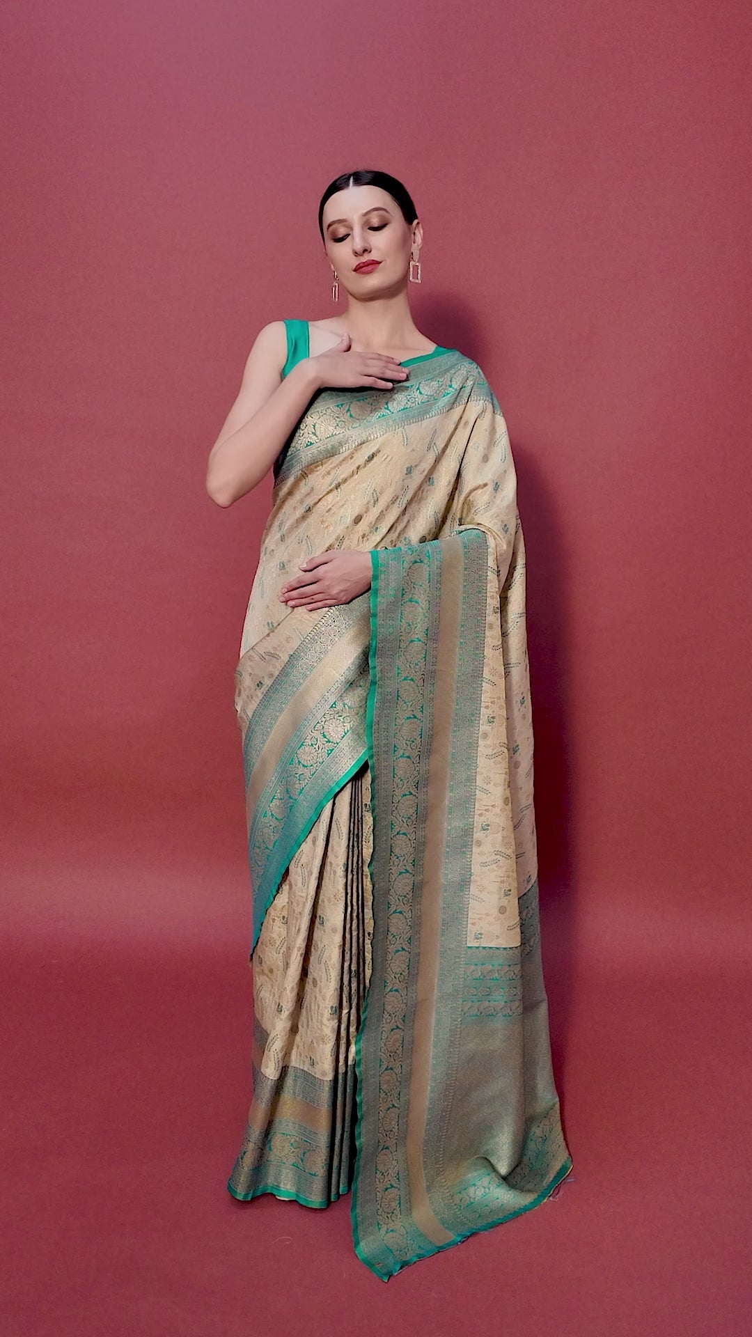 Beige Banarasi Tissue Silk Zari Woven Traditional Saree Beige Banarasi Tissue Silk Zari Woven Traditional Saree