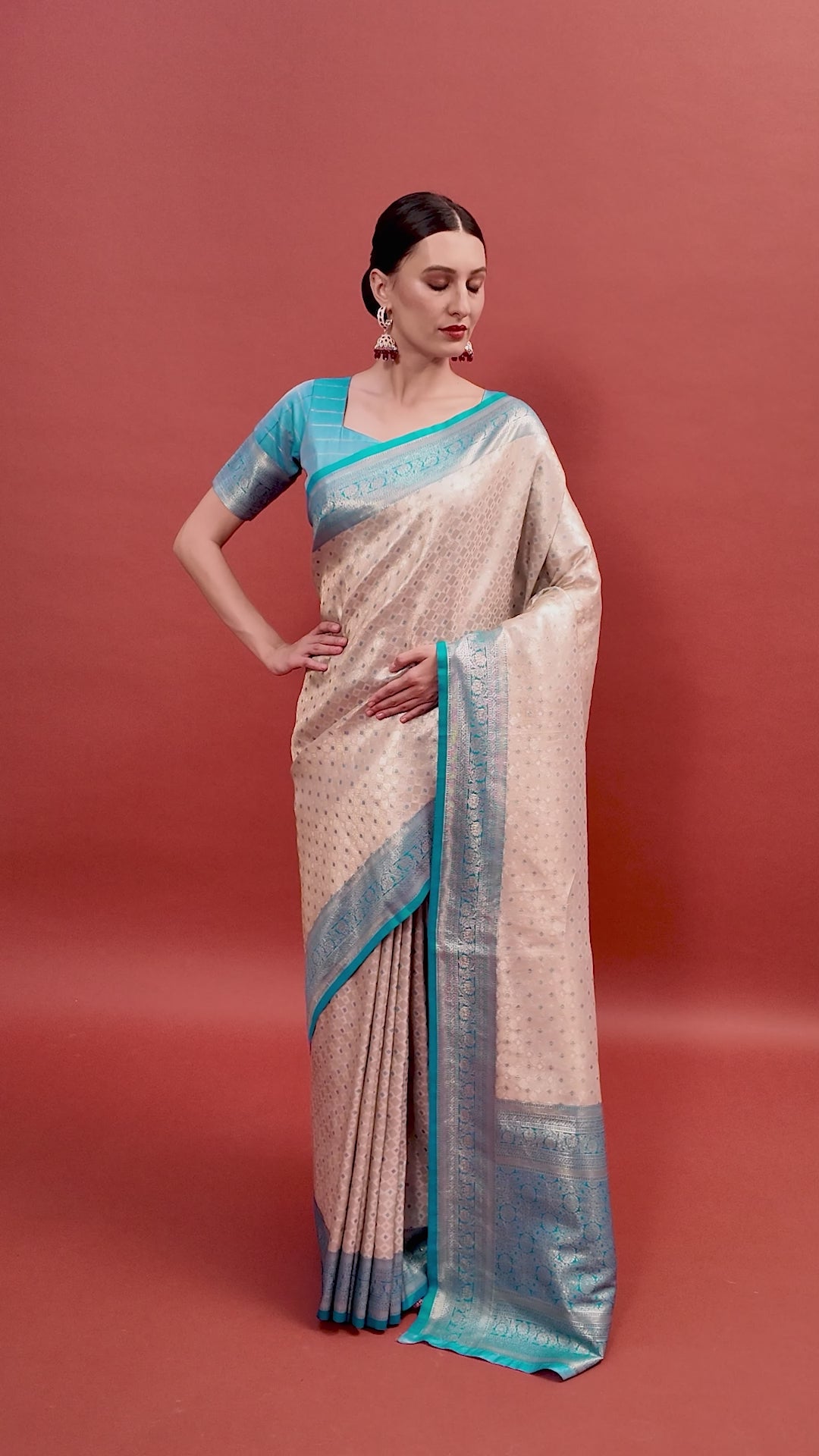 Off White Kanjivaram Silk Zari Woven Festive Wear Saree Off White Kanjivaram Silk Zari Woven Festive Wear Saree