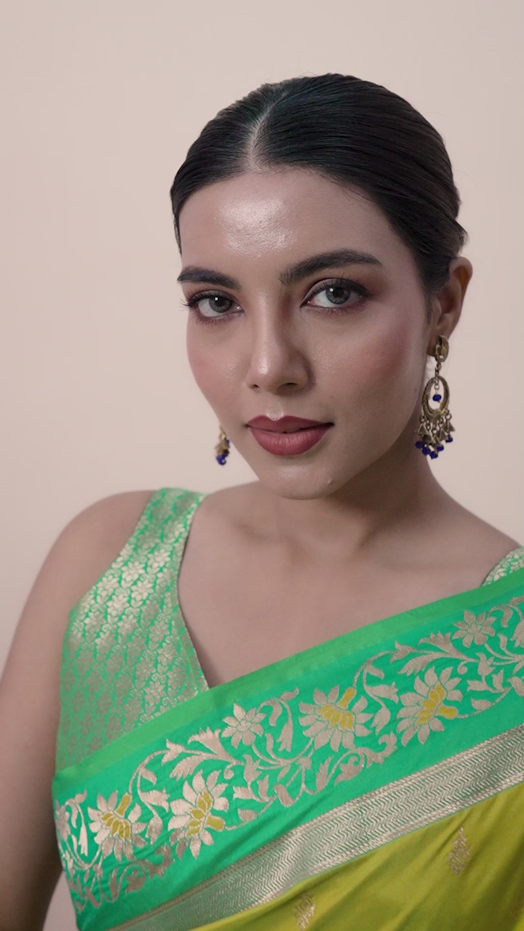 Lemon Green Banarasi Satin Silk Woven Classic Saree Lemon Green Banarasi Satin Silk Woven Classic Saree