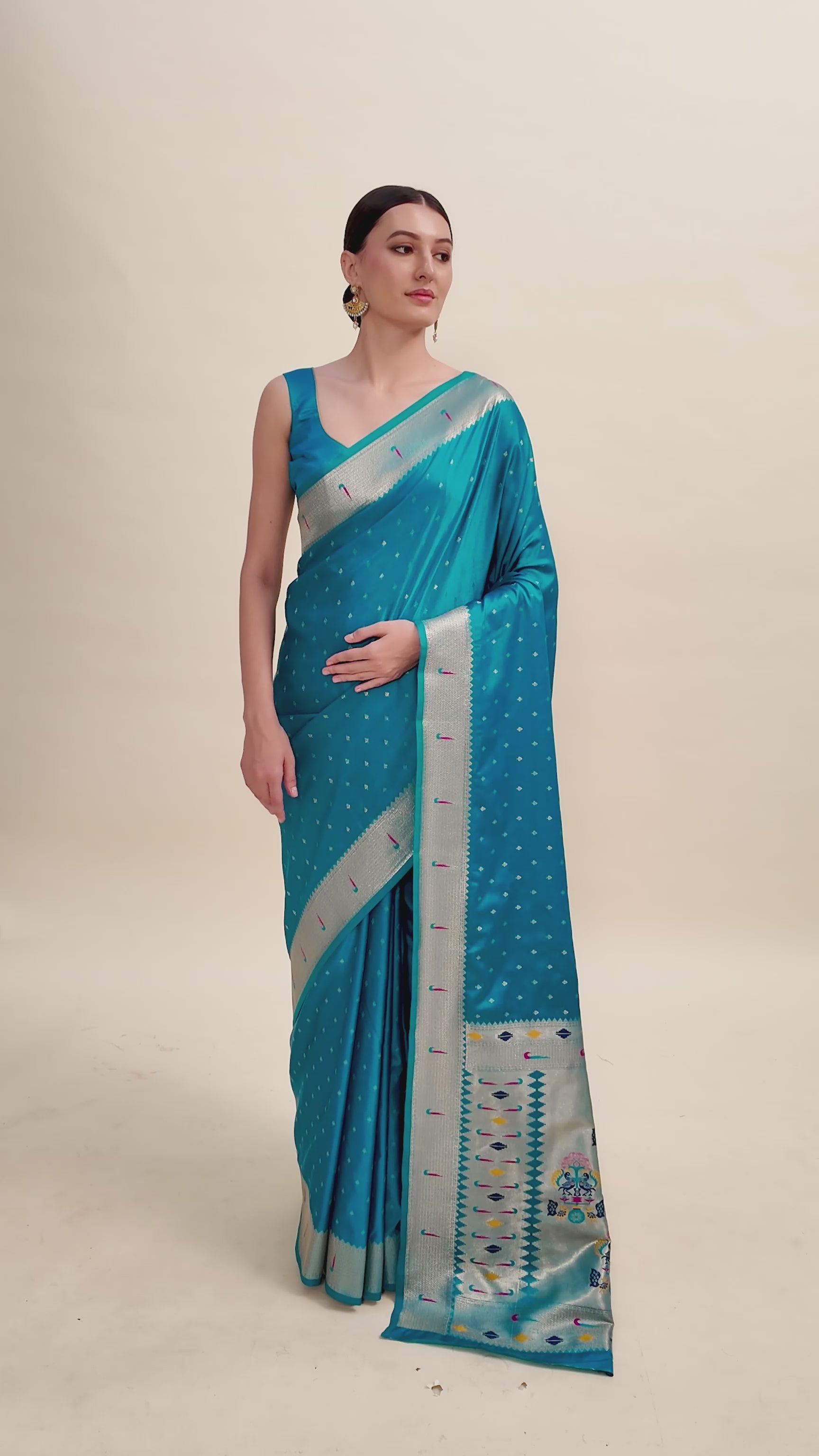 Turquoise Paithani Silk Weaving Traditional Saree Turquoise Paithani Silk Weaving Traditional Saree