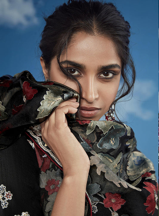 Brasso Black Embroidered Floral Patterns Classic Saree