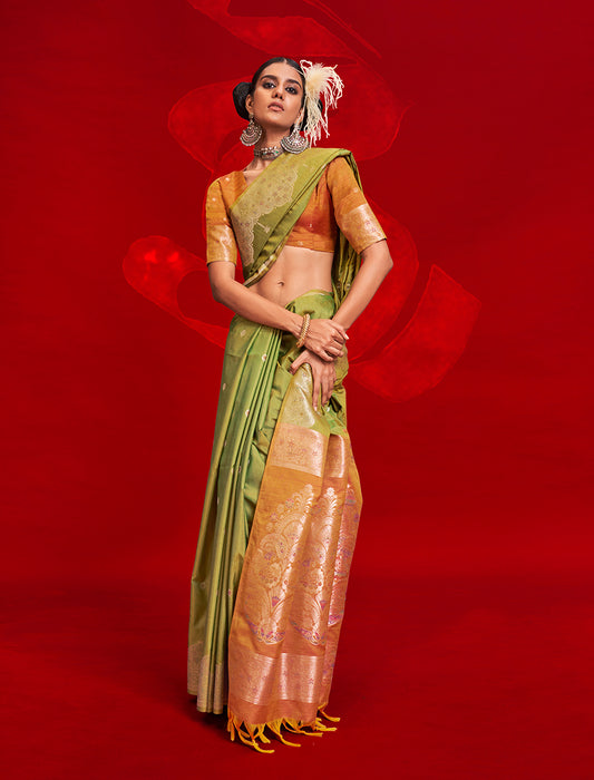 Green Classic Weaving Silk Saree with Intricate Zari Motifs