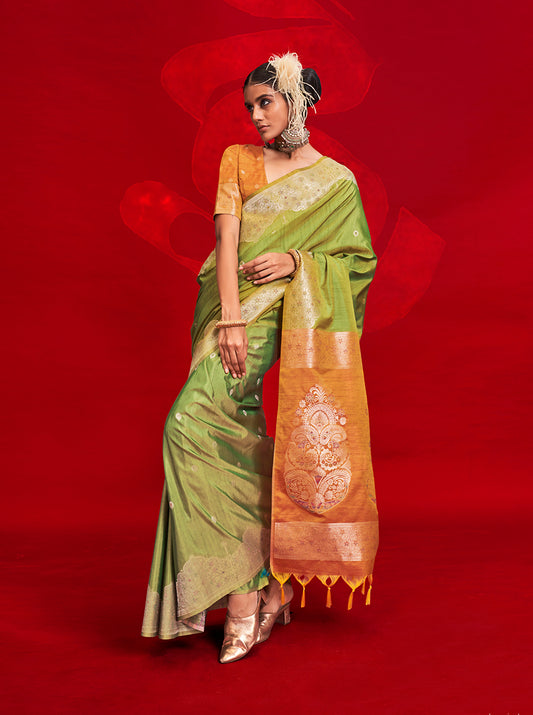 Green Classic Weaving Silk Saree with Intricate Zari Motifs