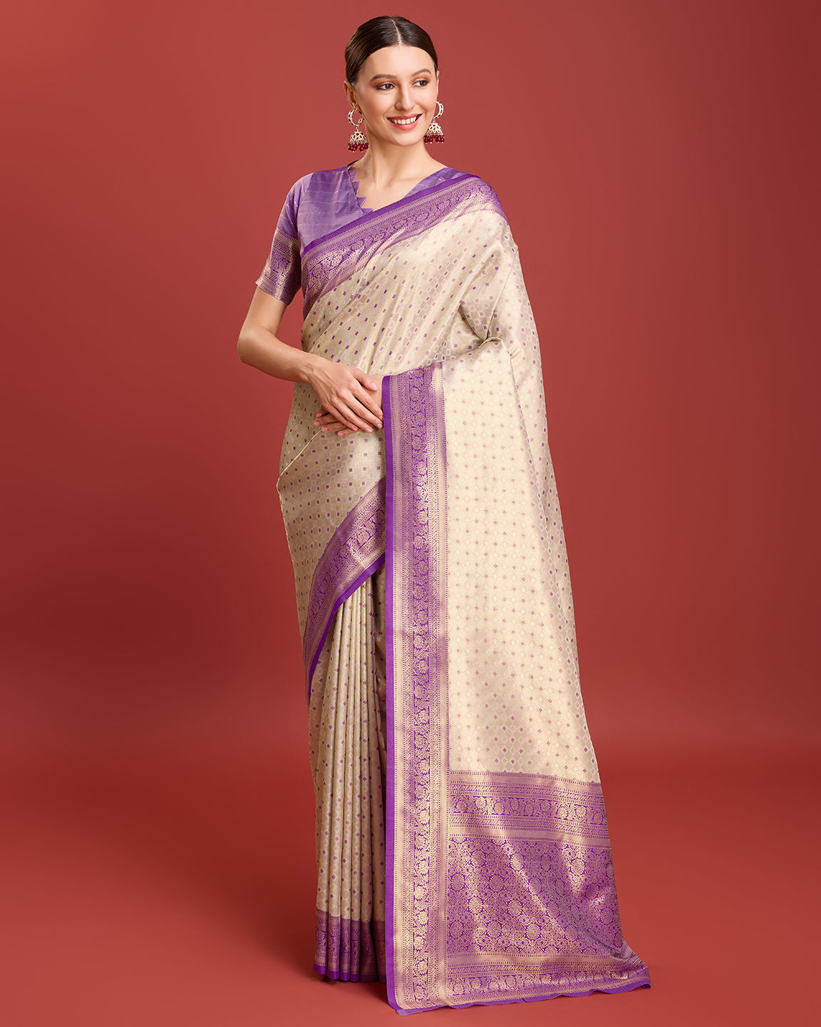 Off White Kanjivaram Silk Zari Woven Festive Wear Saree - Monjolika Fashion