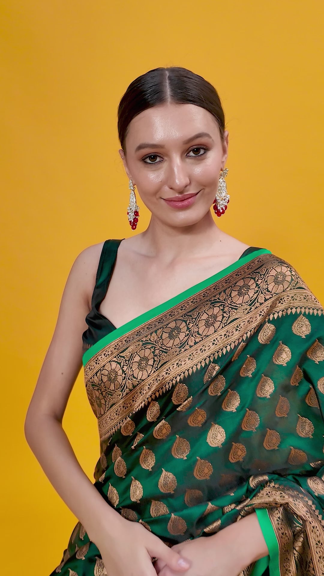 Dark green Banarasi Silk Zari Woven Traditional Saree